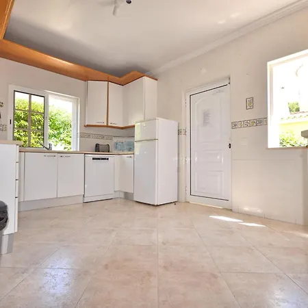 Villa Beautiful Located Less Than Five Minutes Walk From The Old Village Vilamoura