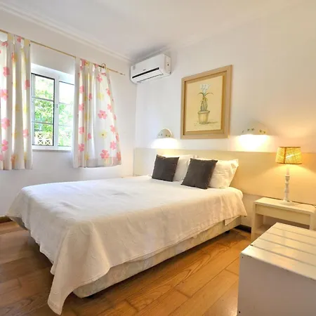 Beautiful Located Less Than Five Minutes Walk From The Old Village Villa *