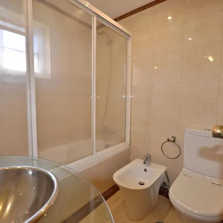 Beautiful Located Less Than Five Minutes Walk From The Old Village וילה
