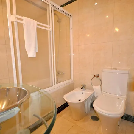 Beautiful Located Less Than Five Minutes Walk From The Old Village * וילהמורה
